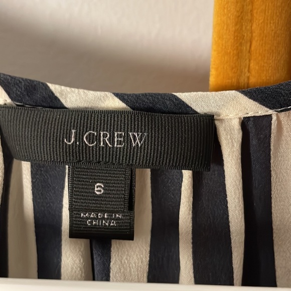 J. Crew vertical striped white navy/black sleeveless button top 6 - Picture 3 of 3